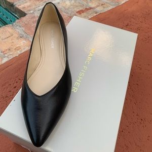 Marc Fisher Black Flats NEW